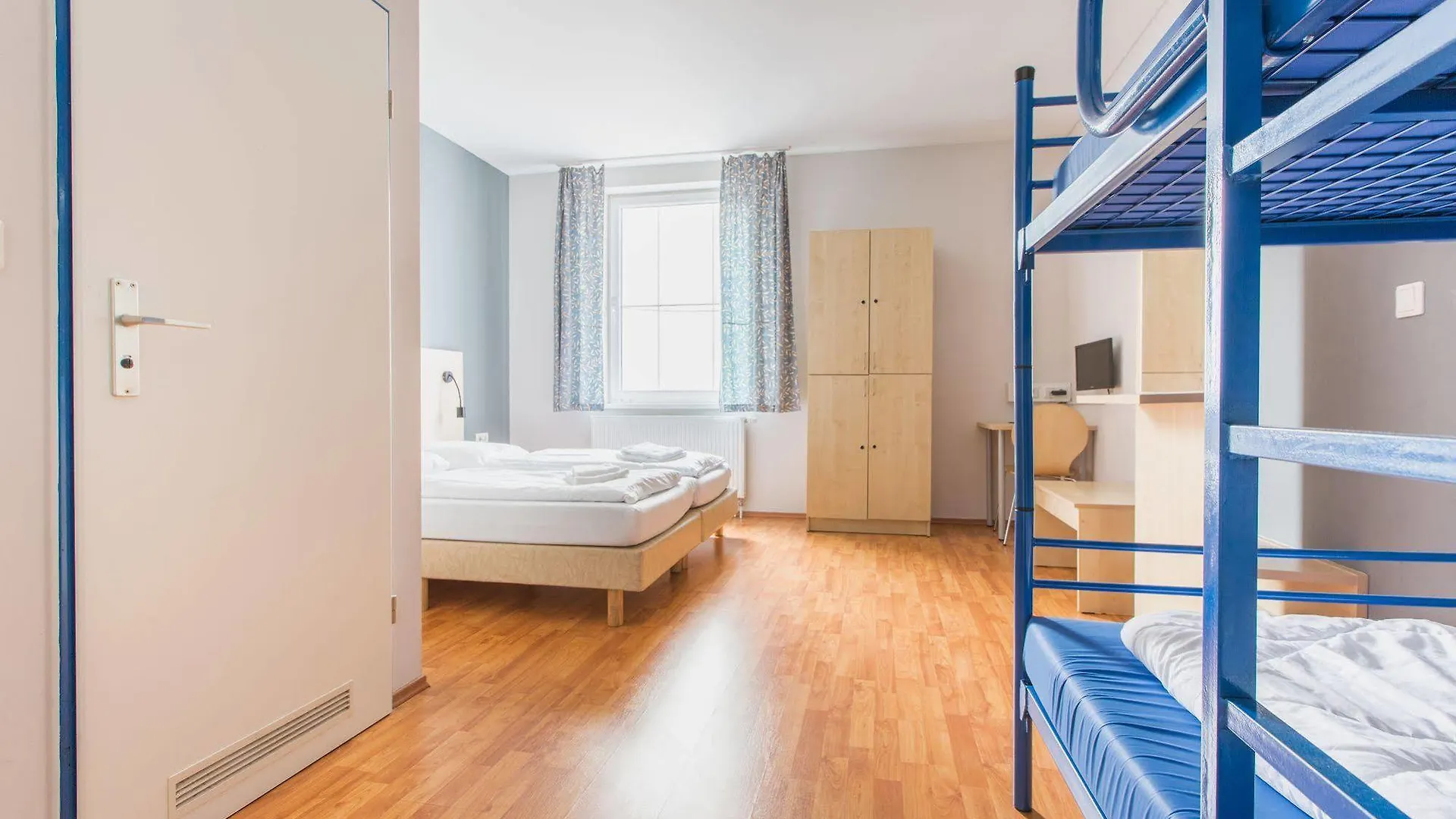 Albergue A&O Amsterdam Zuidoost 0*,